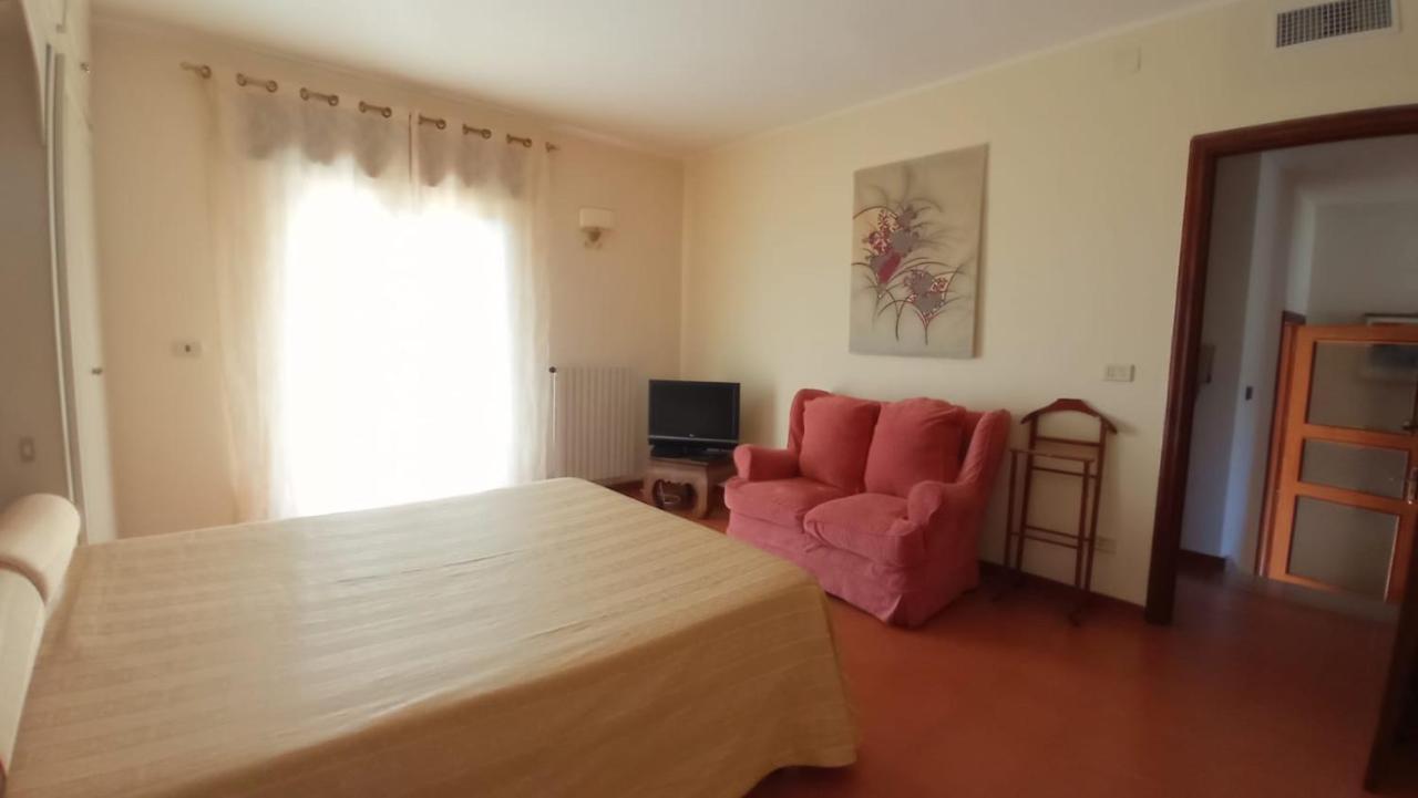 Villa Italia Таранто Екстериор снимка